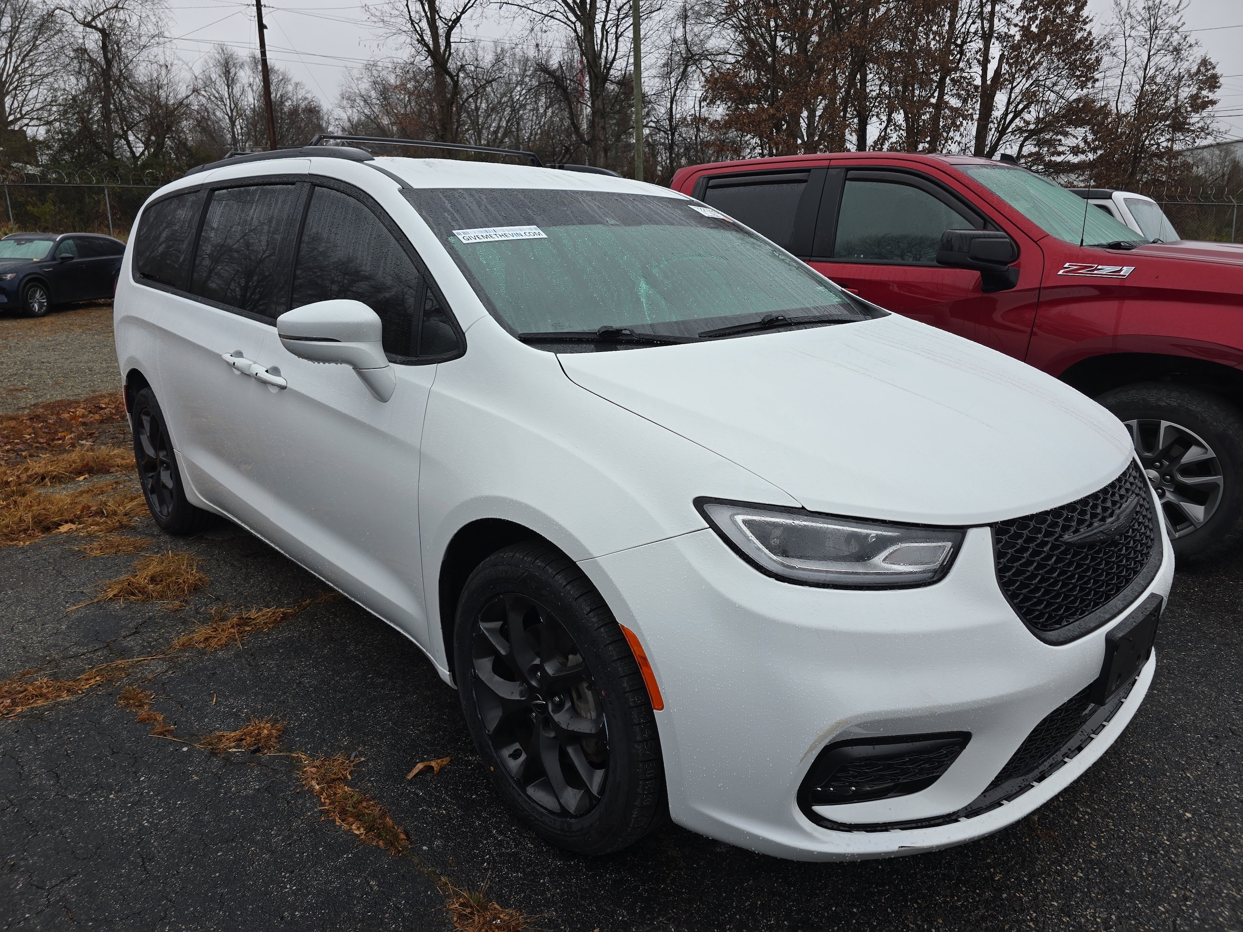 2022 Chrysler Pacifica Touring L's photo