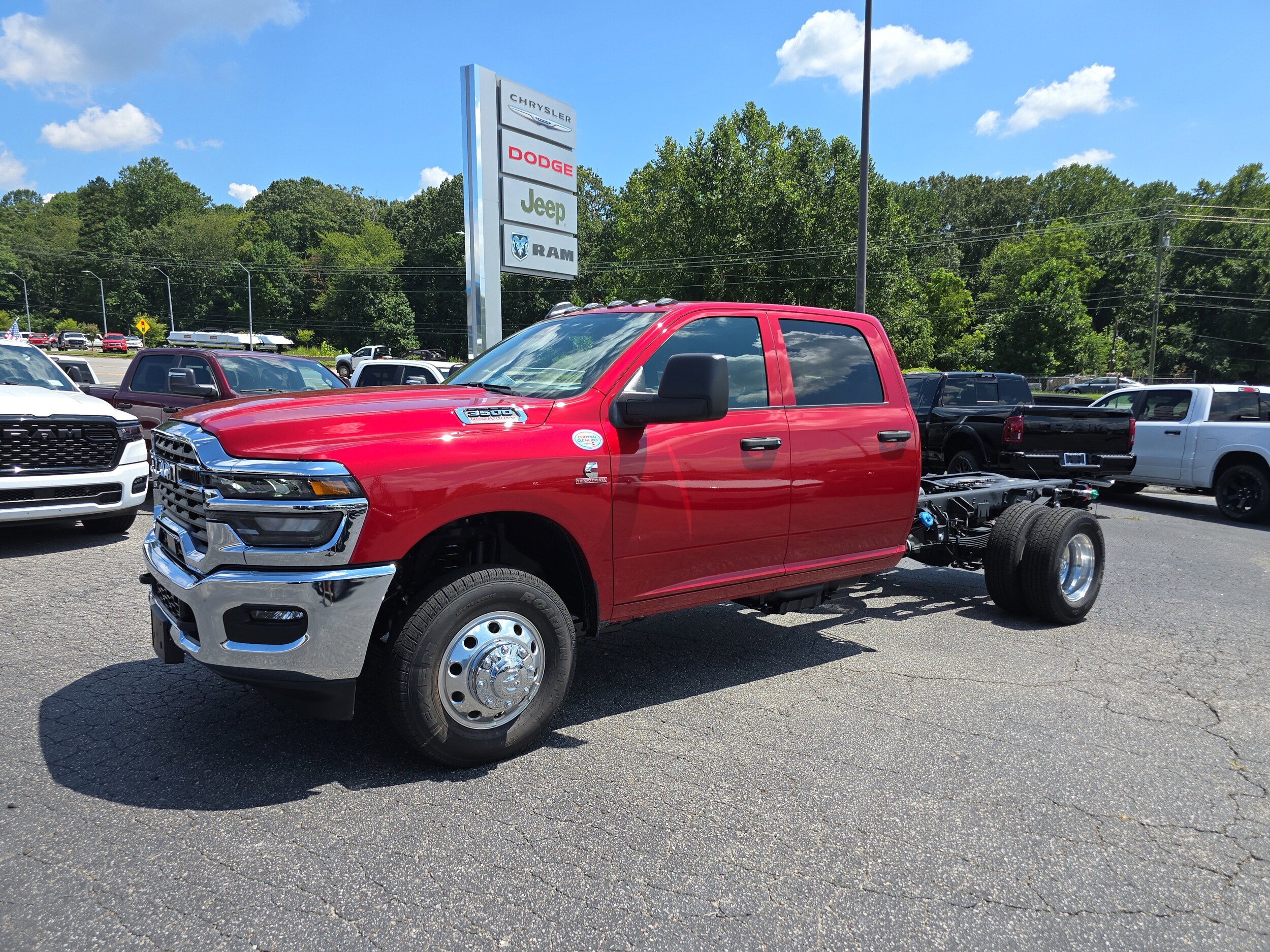 2025 Ram 3500 Tradesman photo 3