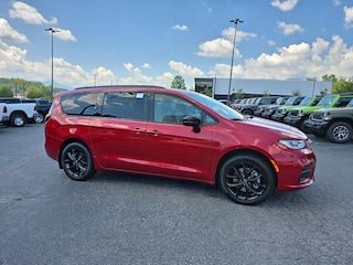 2026 Chrysler Pacifica LIMITED AWD Passenger Van