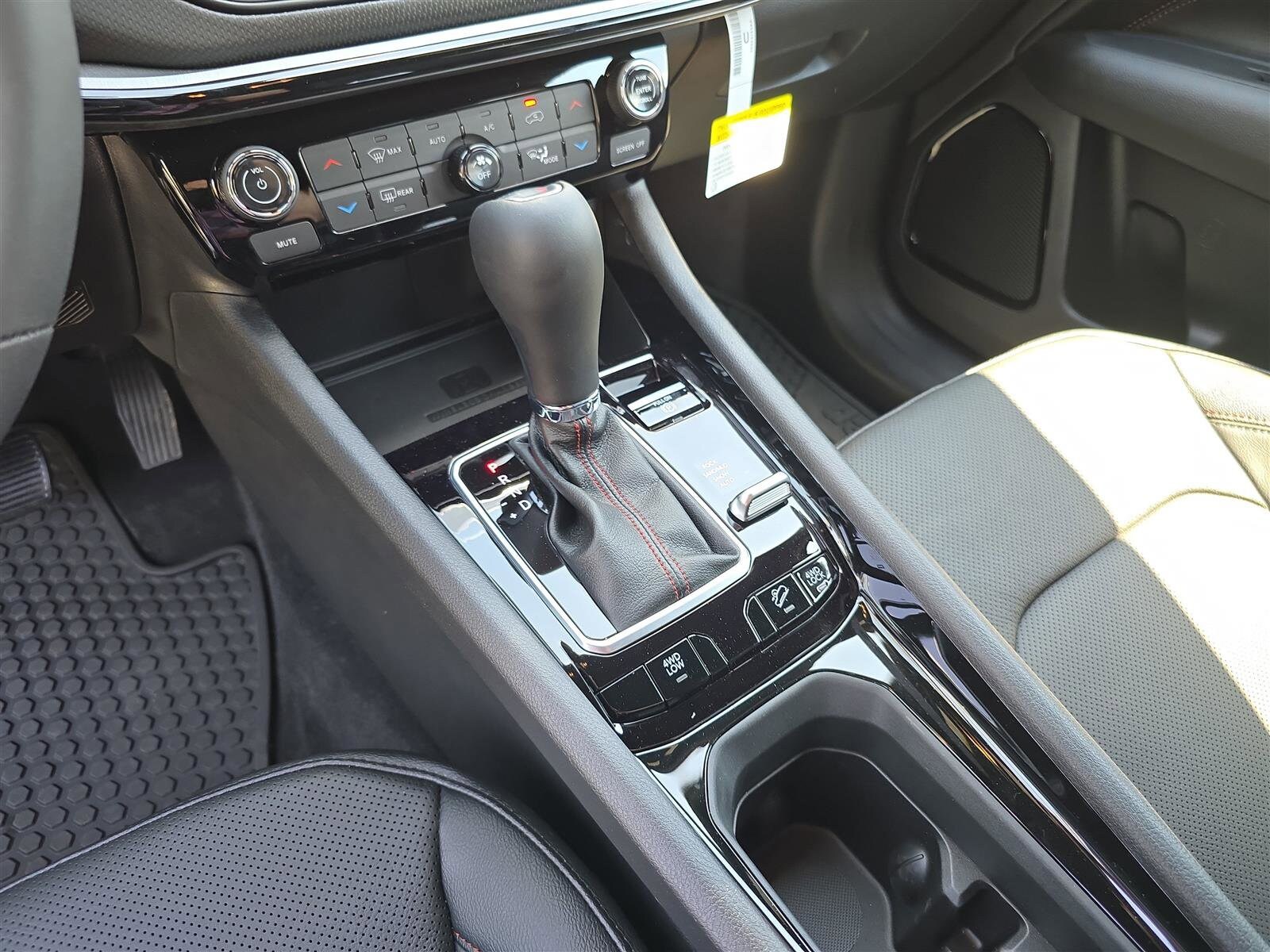 2025 Jeep Compass Trailhawk - Photo 33