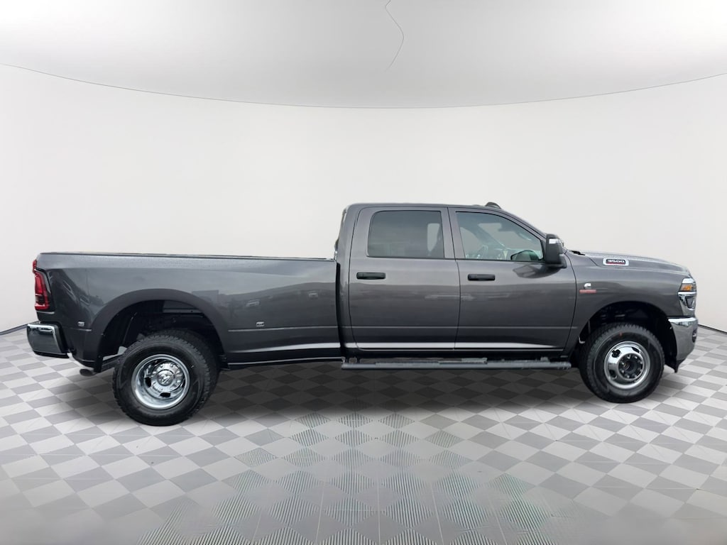 New 2026 Ram 3500 TRADESMAN CREW CAB 4X4 8' BOX Pickup