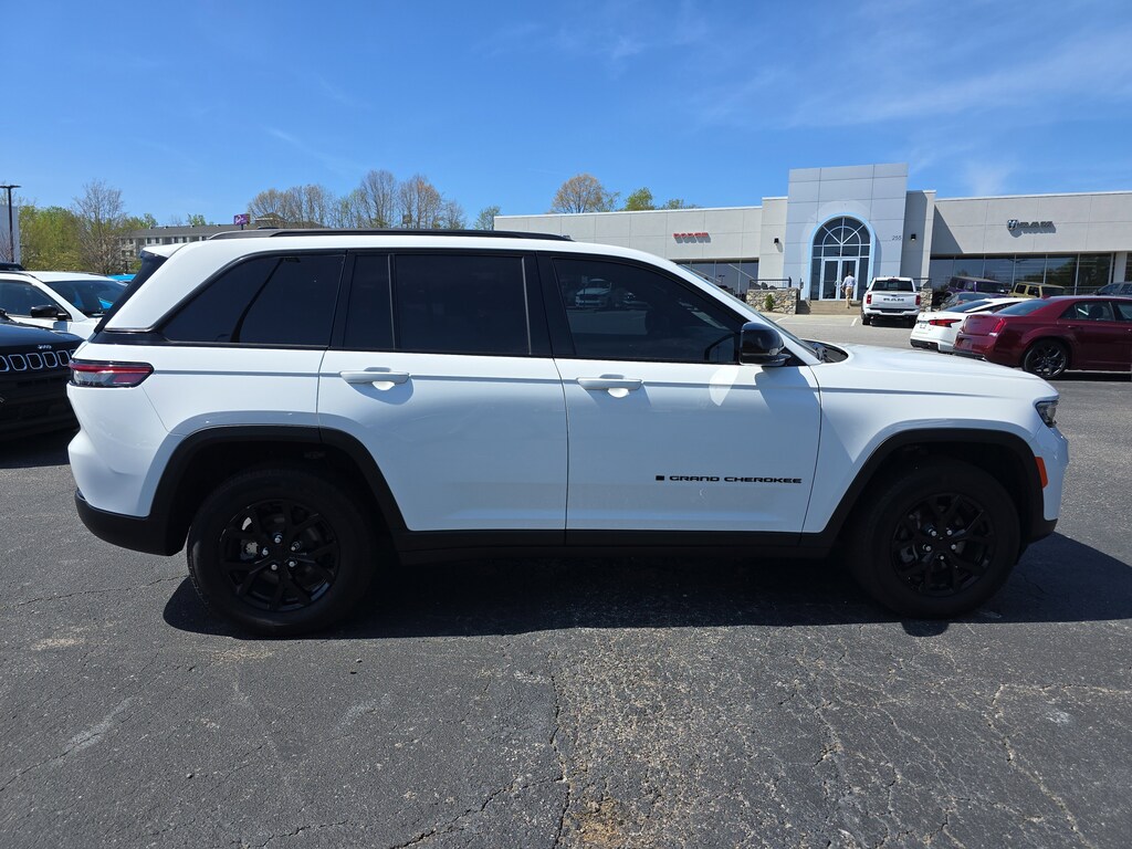 Used 2024 Jeep Grand Cherokee Altitude X SUV