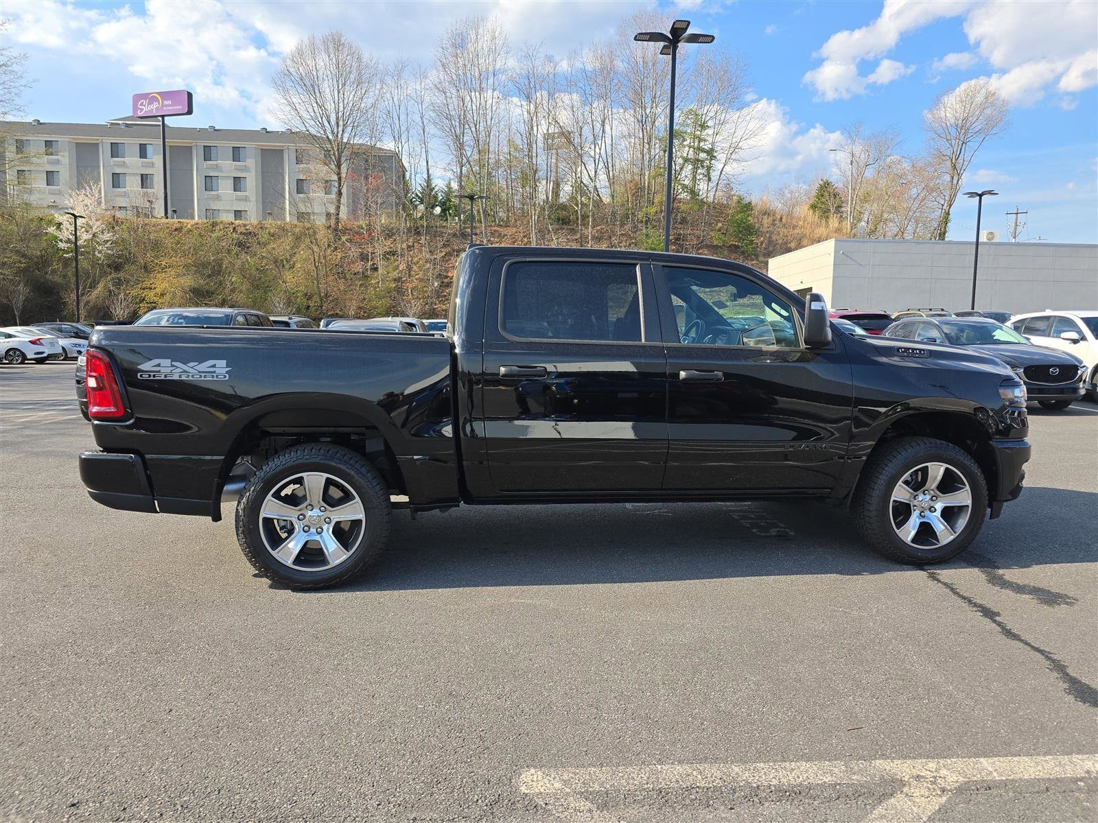 2025 RAM 1500 Tradesman - Photo 2