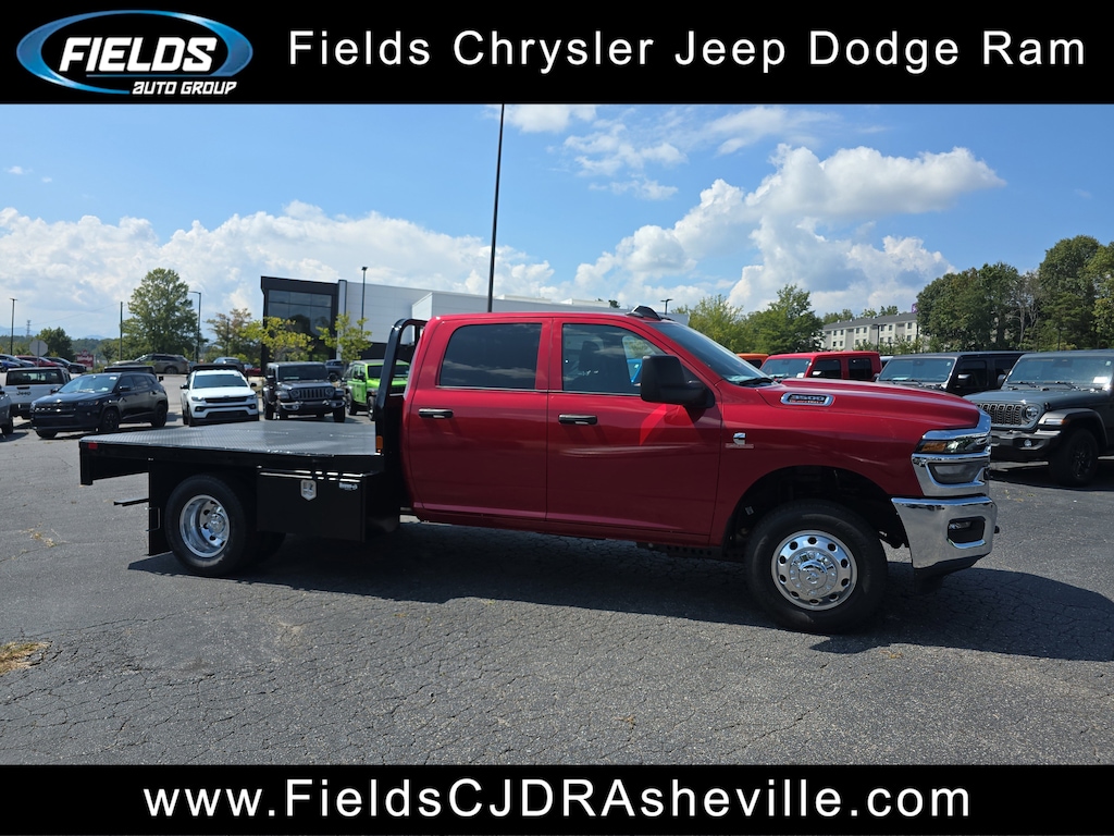 New 2025 Ram 3500 Chassis Cab 3500 TRADESMAN CREW CAB CHASSIS 4X4 60' CA Pickup