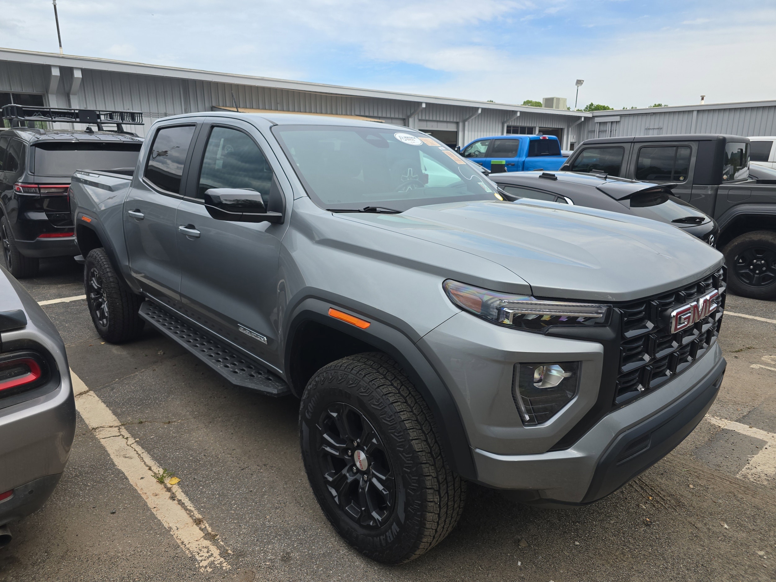 2023 GMC Canyon 2WD Elevation Crew Cab Short Box's photo