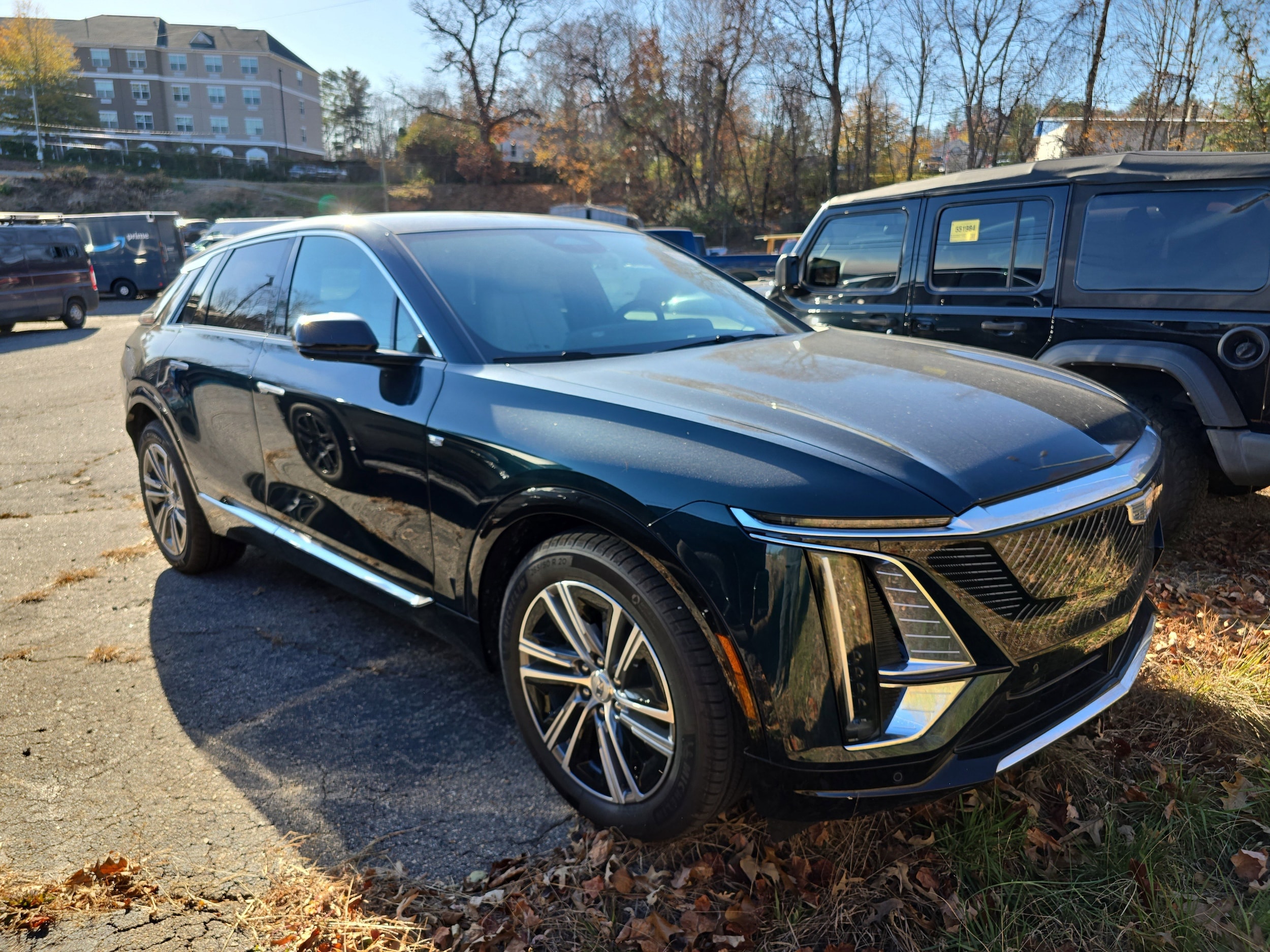 2025 Cadillac LYRIQ Luxury 2