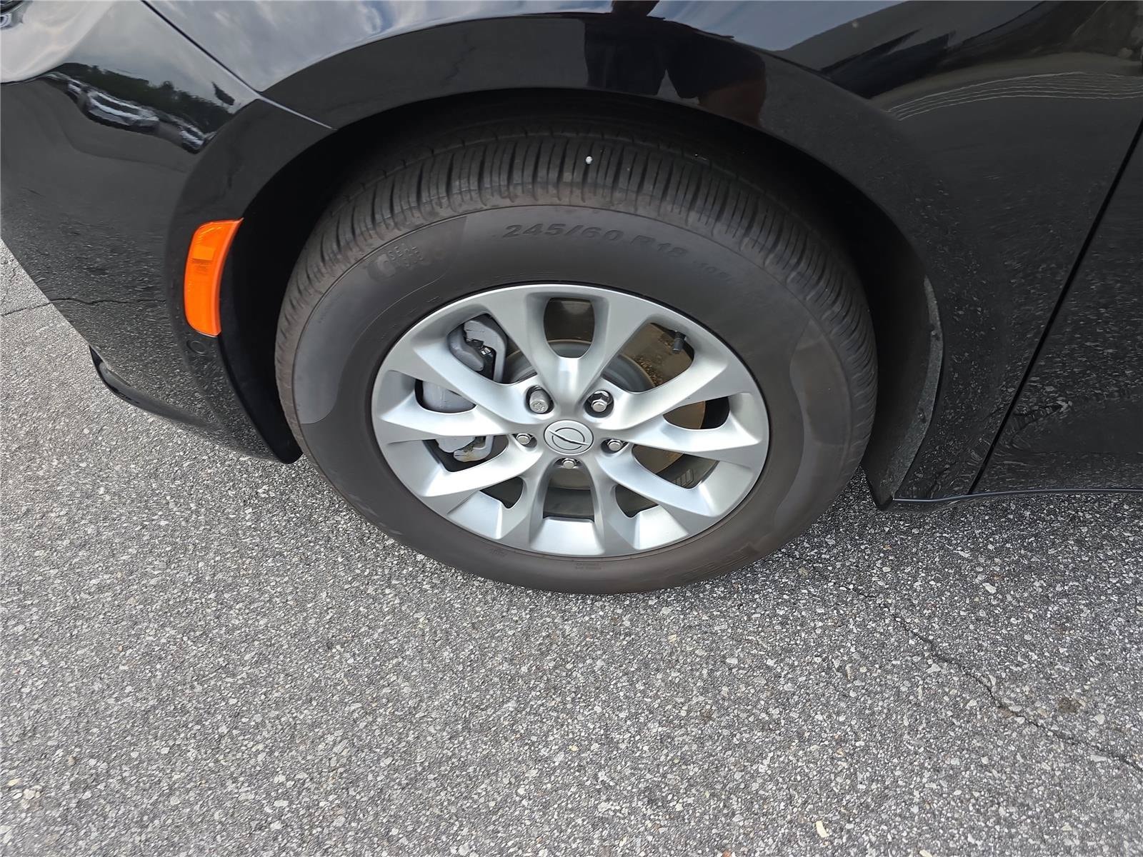 2026 Chrysler Pacifica Select - Photo 10