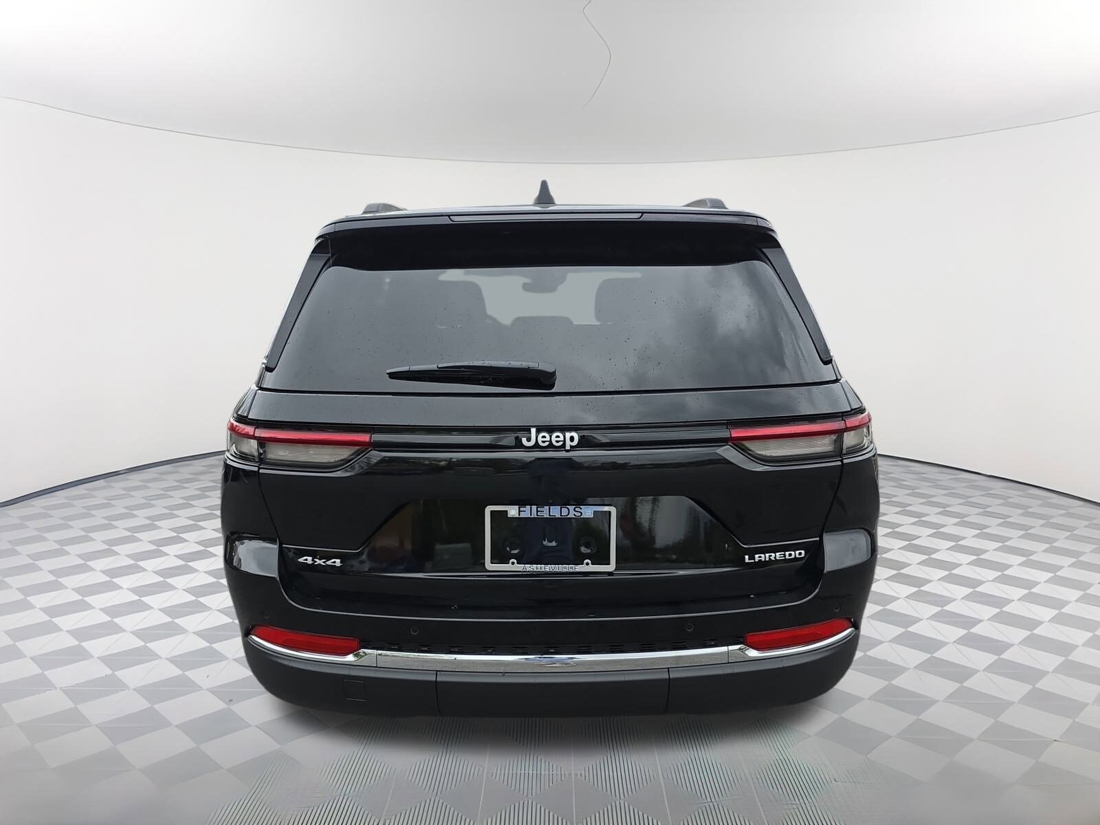 2025 Jeep Grand Cherokee Laredo X photo 4
