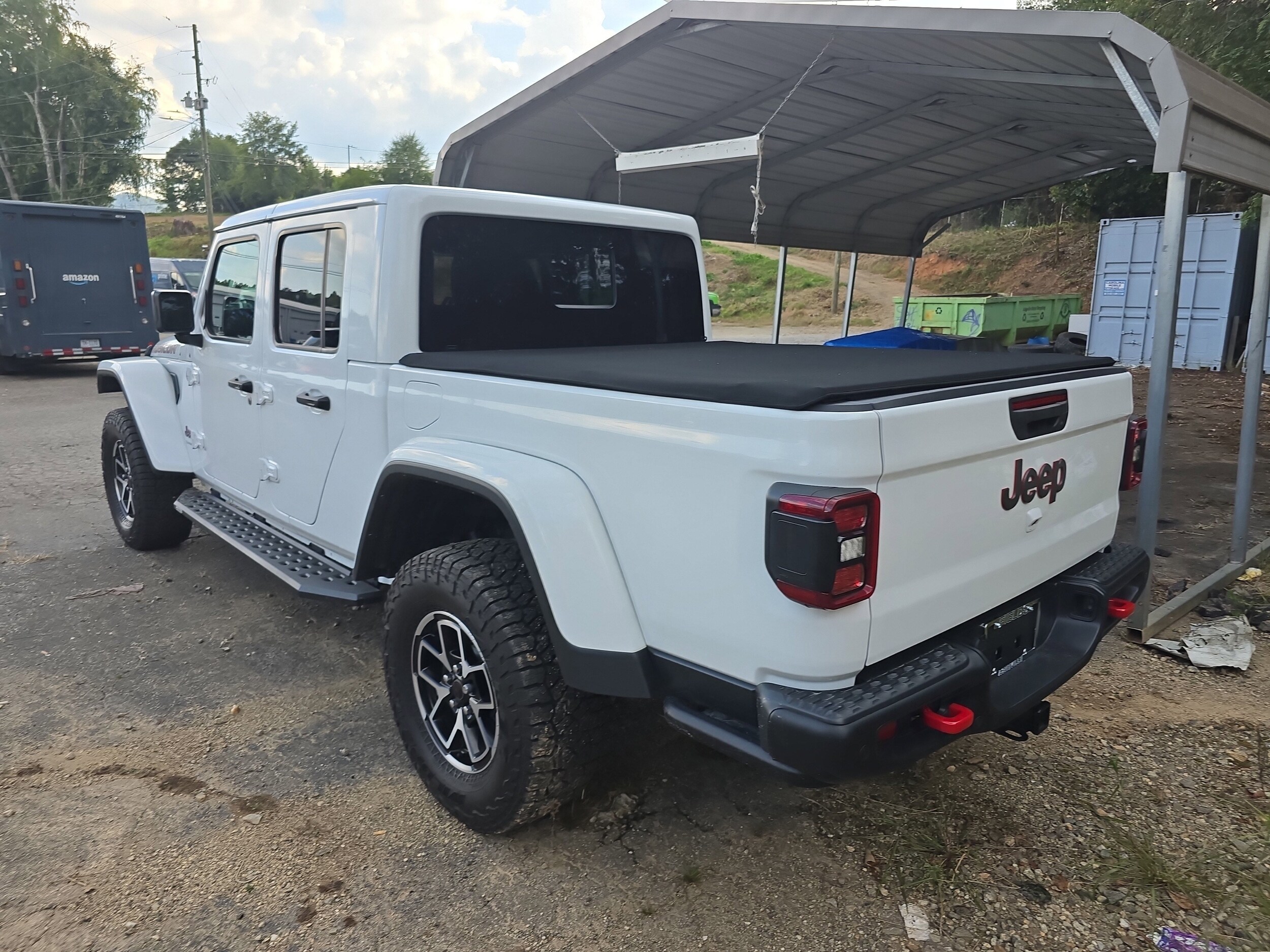 2024 Jeep Gladiator Rubicon photo 3