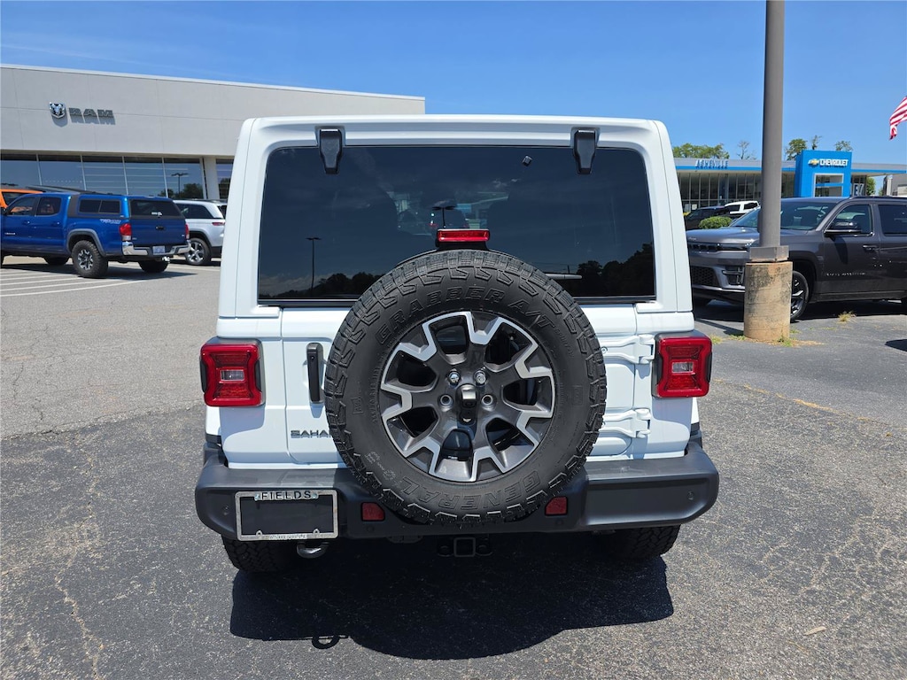 New 2026 Jeep Wrangler 4-DOOR SAHARA Sport Utility