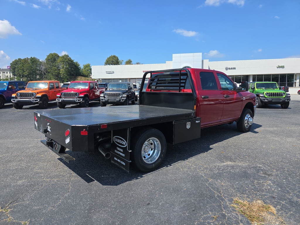 New 2025 Ram 3500 Chassis Cab 3500 TRADESMAN CREW CAB CHASSIS 4X4 60' CA Pickup