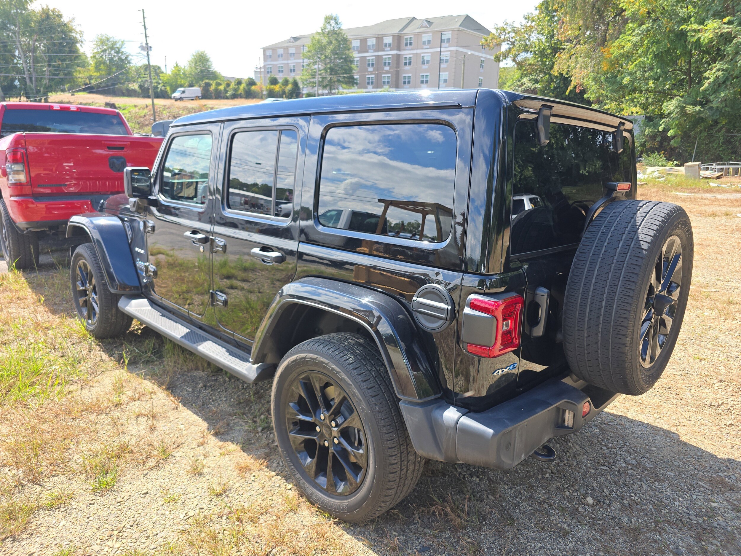 2021 Jeep Wrangler Unlimited Sahara 4xe photo 3