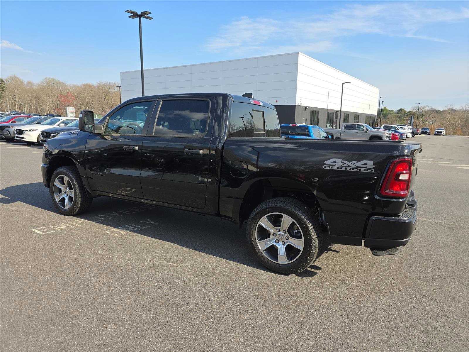 2025 RAM 1500 Tradesman - Photo 6