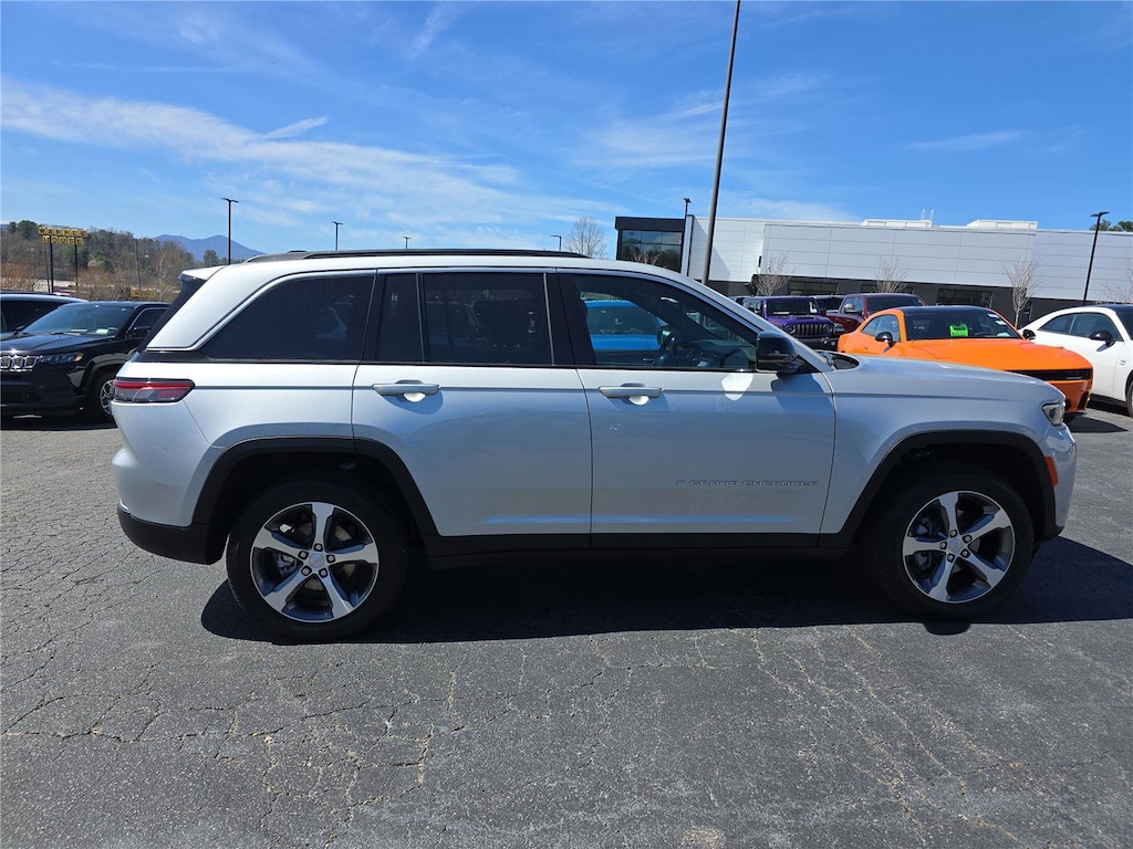 New 2026 Jeep Grand Cherokee LIMITED 4X4 Sport Utility