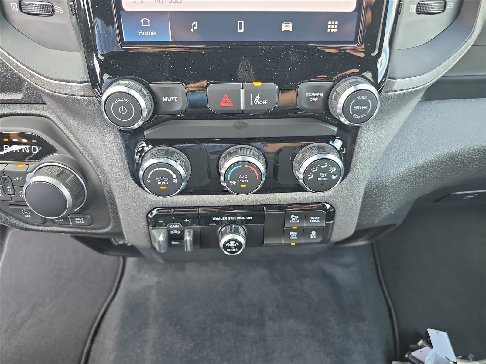 2025 RAM 1500 Tradesman - Photo 32