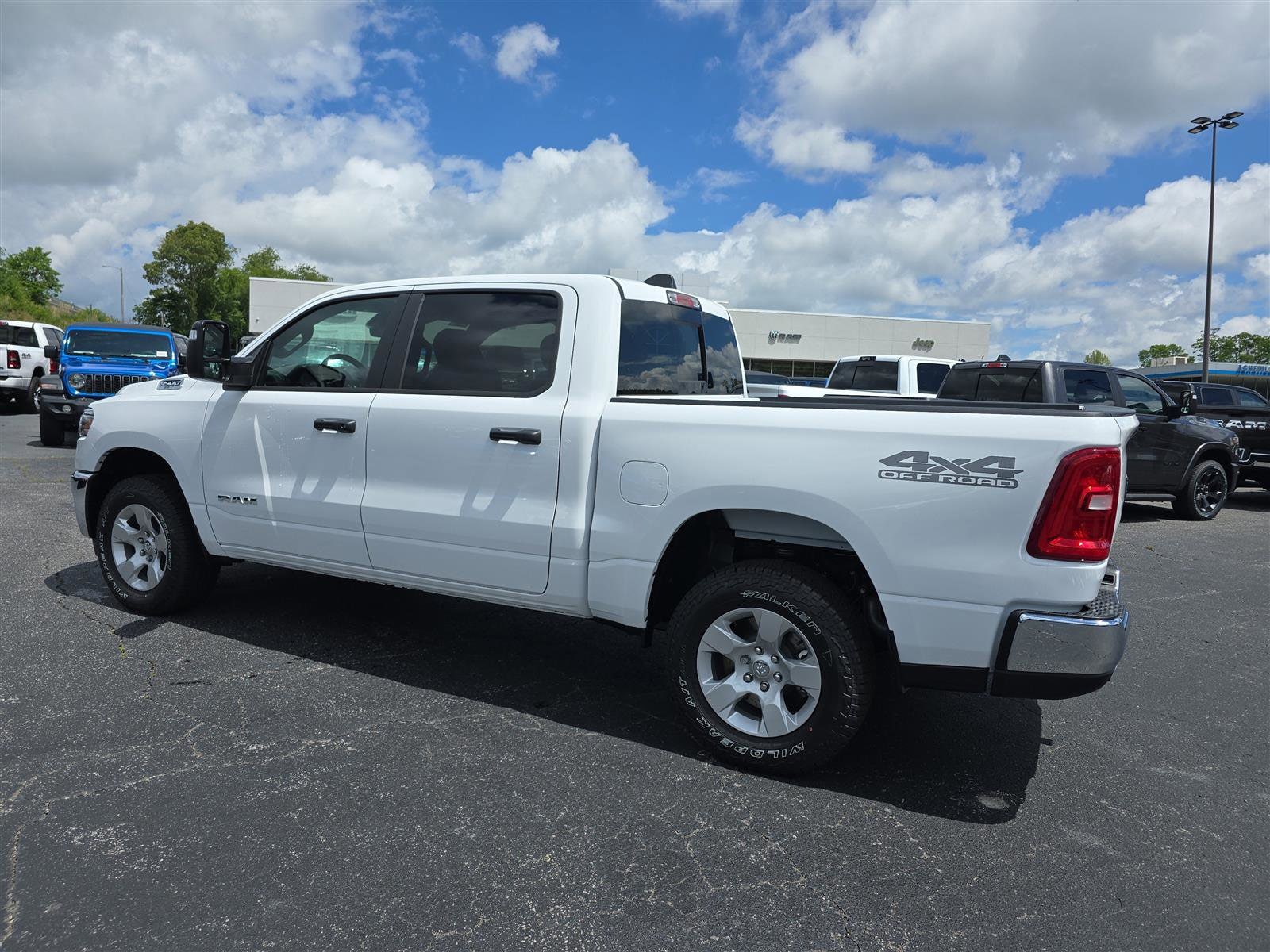 2025 RAM 1500 Tradesman - Photo 6