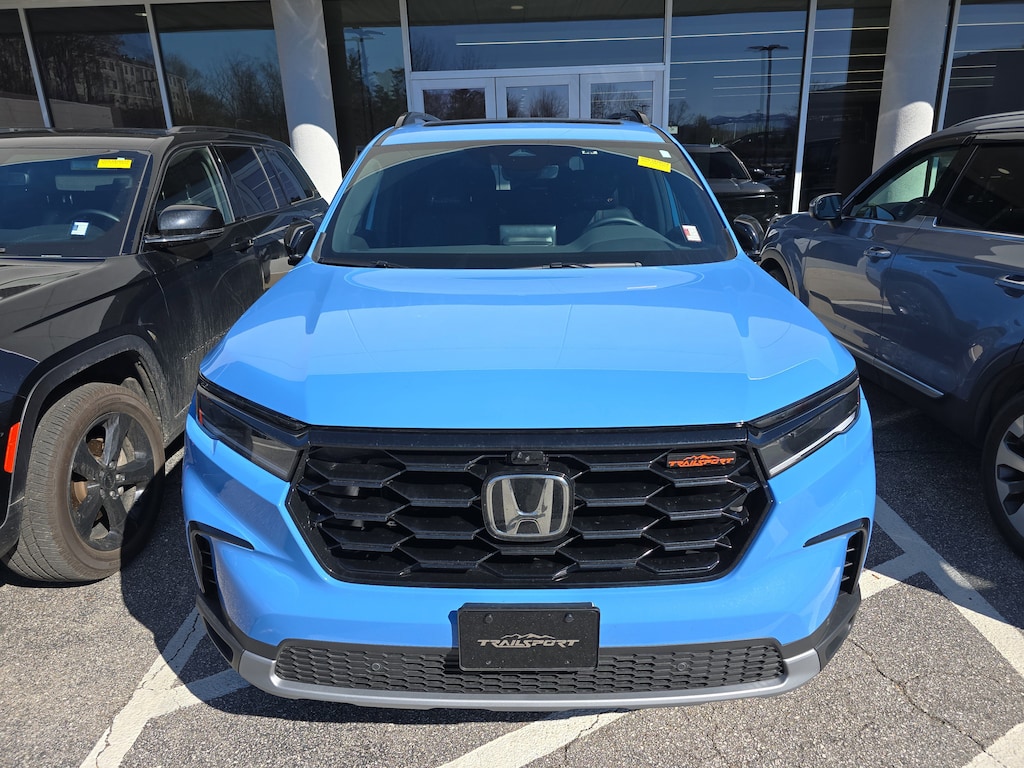 Used 2025 Honda Pilot TrailSport SUV