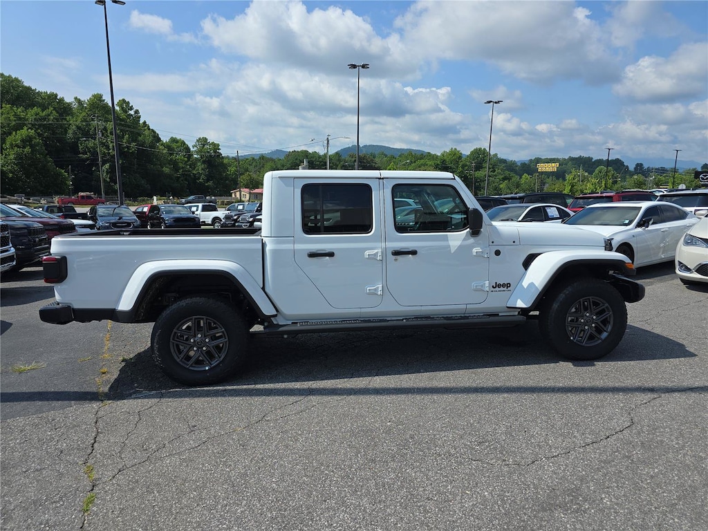New 2026 Jeep Gladiator SPORT S 4X4 Pickup