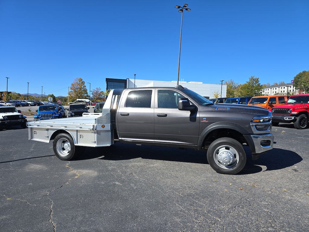 New 2026 Ram 4500 Chassis Cab TRADESMAN CREW 4X4 60' CA Pickup