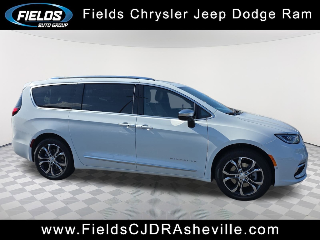 New 2026 Chrysler Pacifica PINNACLE AWD Passenger Van