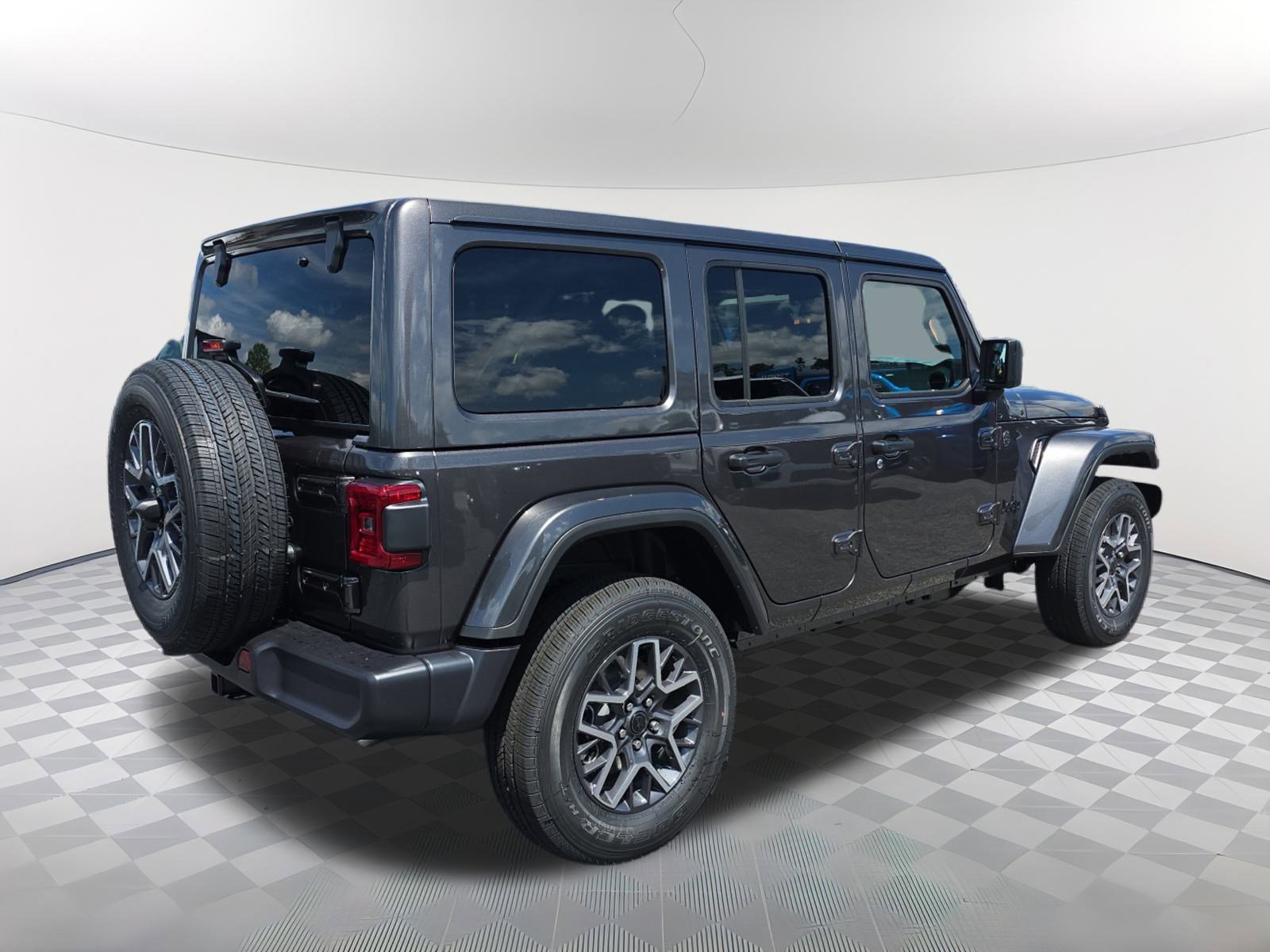 2025 Jeep Wrangler Sahara photo 2