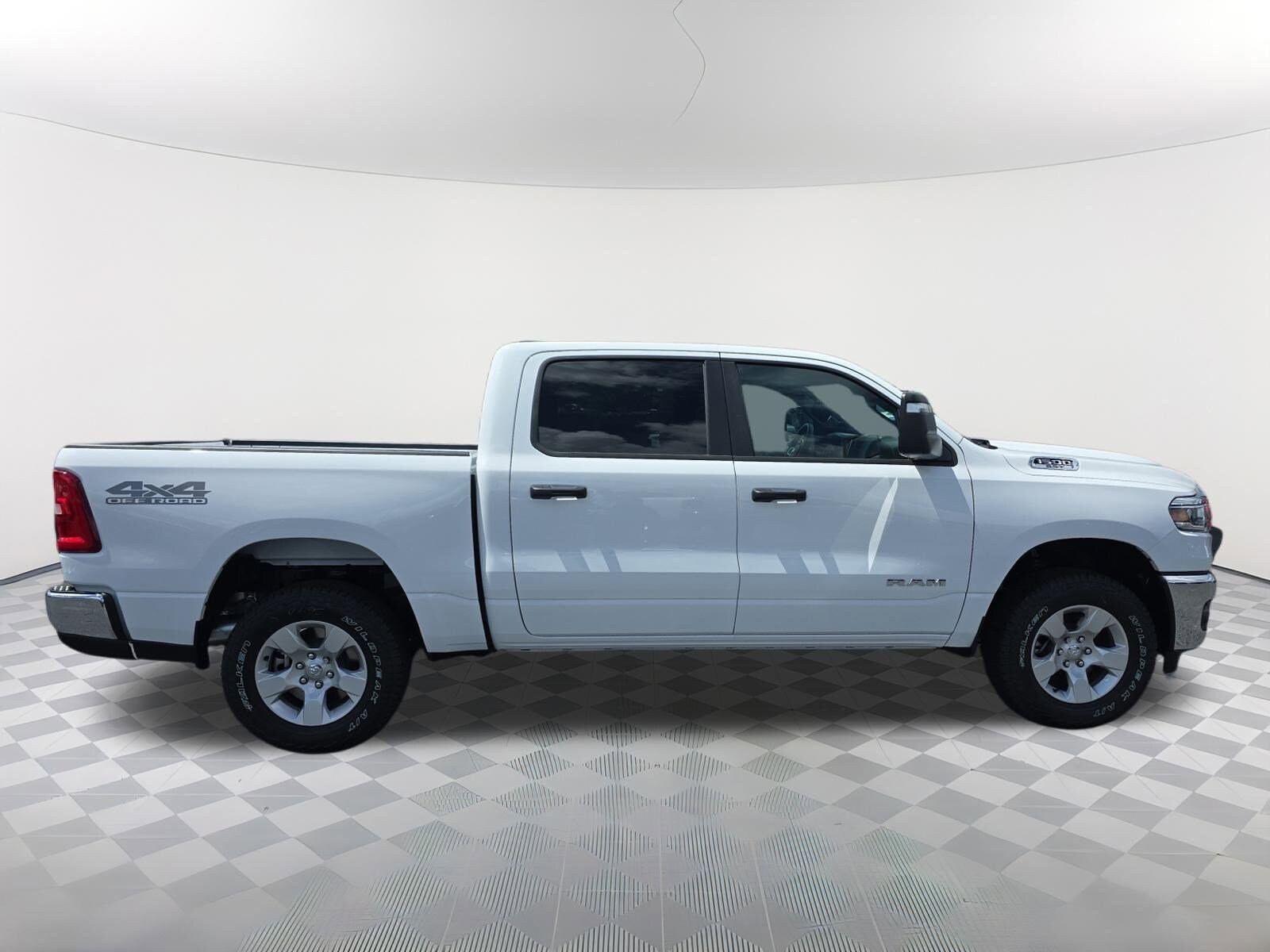 2025 Ram 1500 Tradesman photo 2