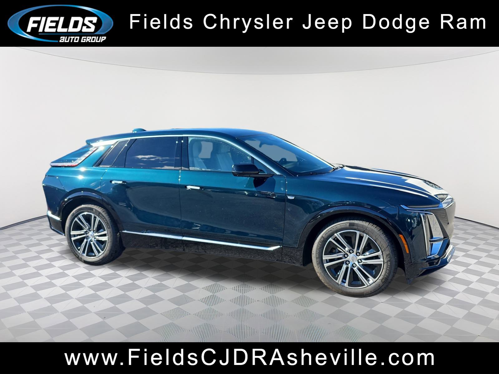 2025 Cadillac LYRIQ Luxury 2's photo