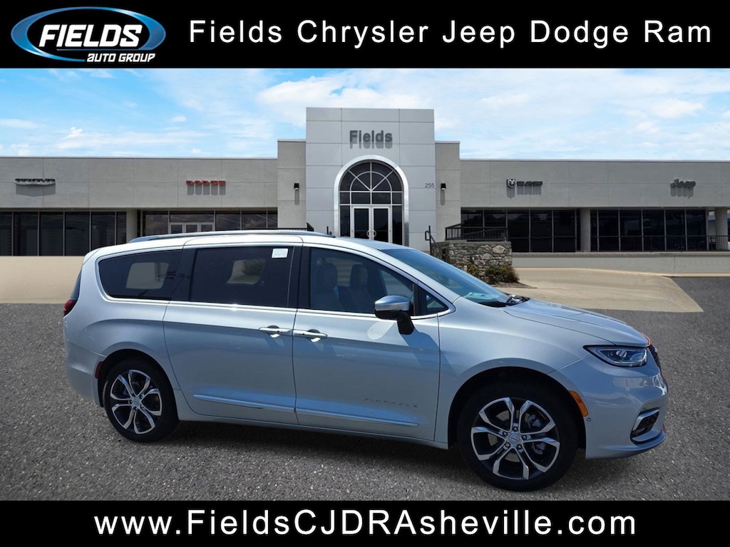 New 2026 Chrysler Pacifica PINNACLE AWD Passenger Van