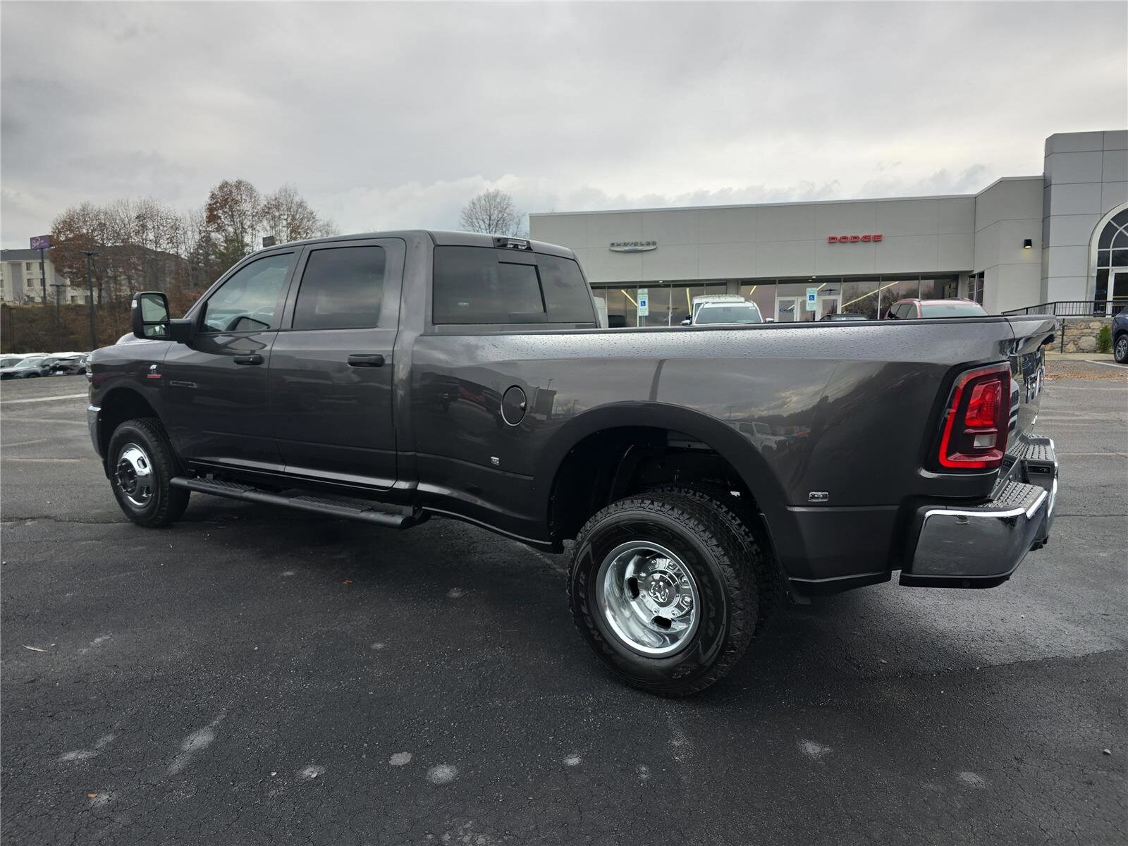 2026 RAM 3500 Tradesman - Photo 6