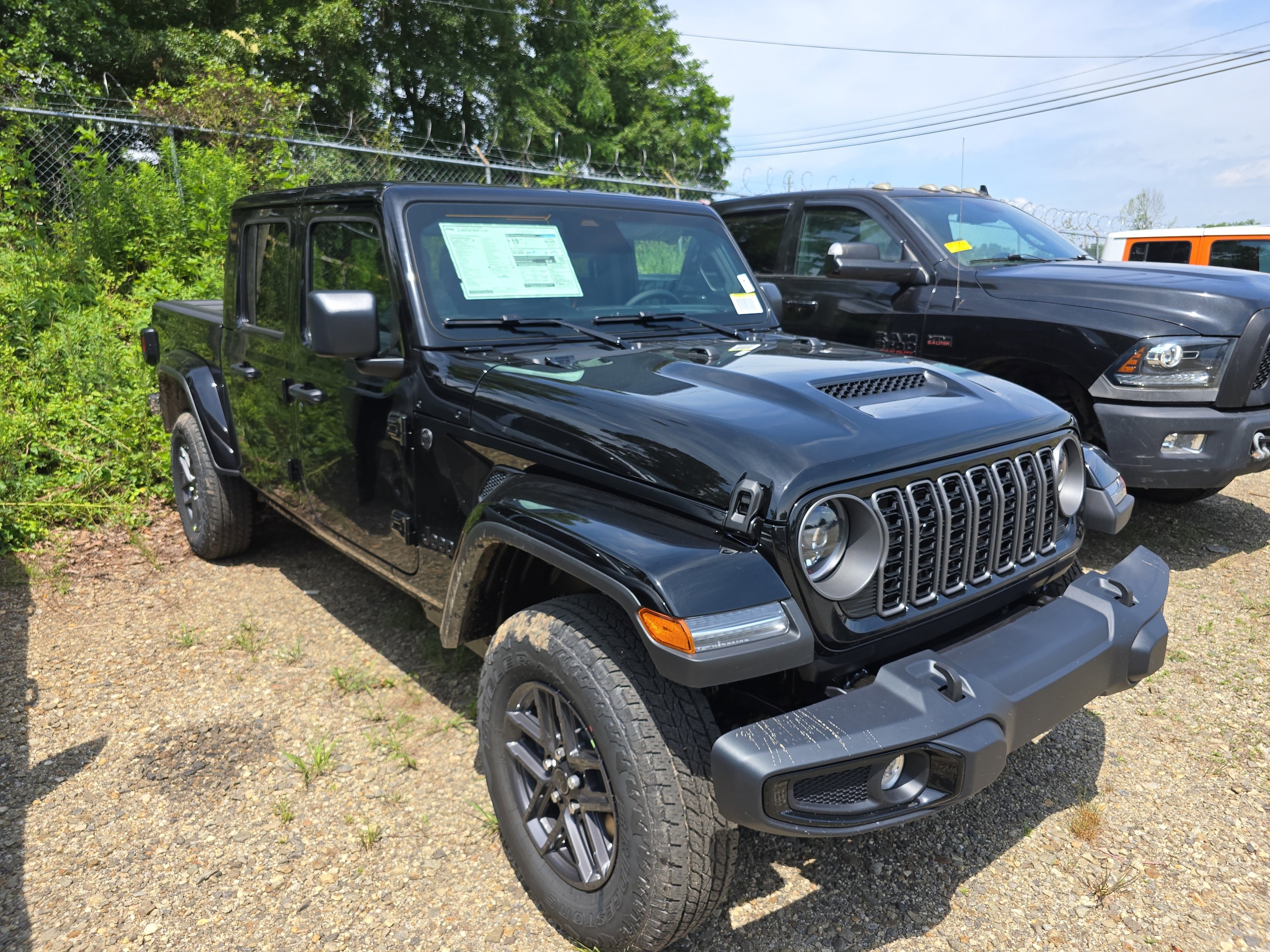 2026 Jeep Gladiator Sport S Auto's photo