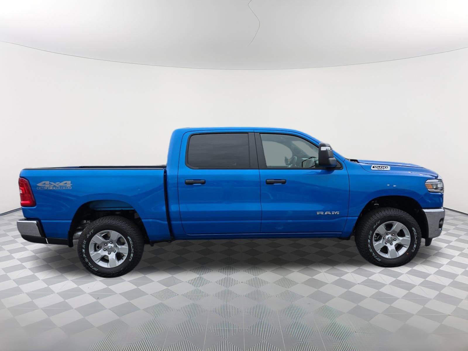 2025 Ram 1500 Tradesman photo 2