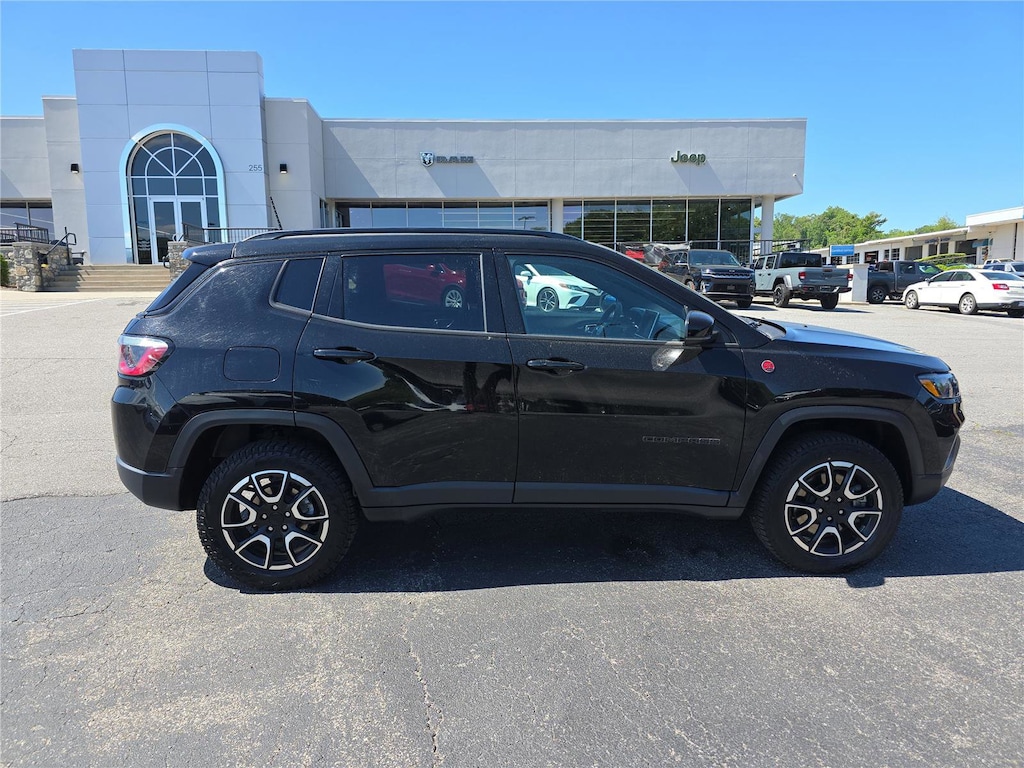 Used 2024 Jeep Compass Trailhawk SUV