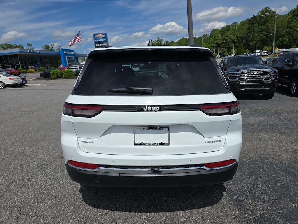 New 2026 Jeep Grand Cherokee LAREDO X 4X4 Sport Utility
