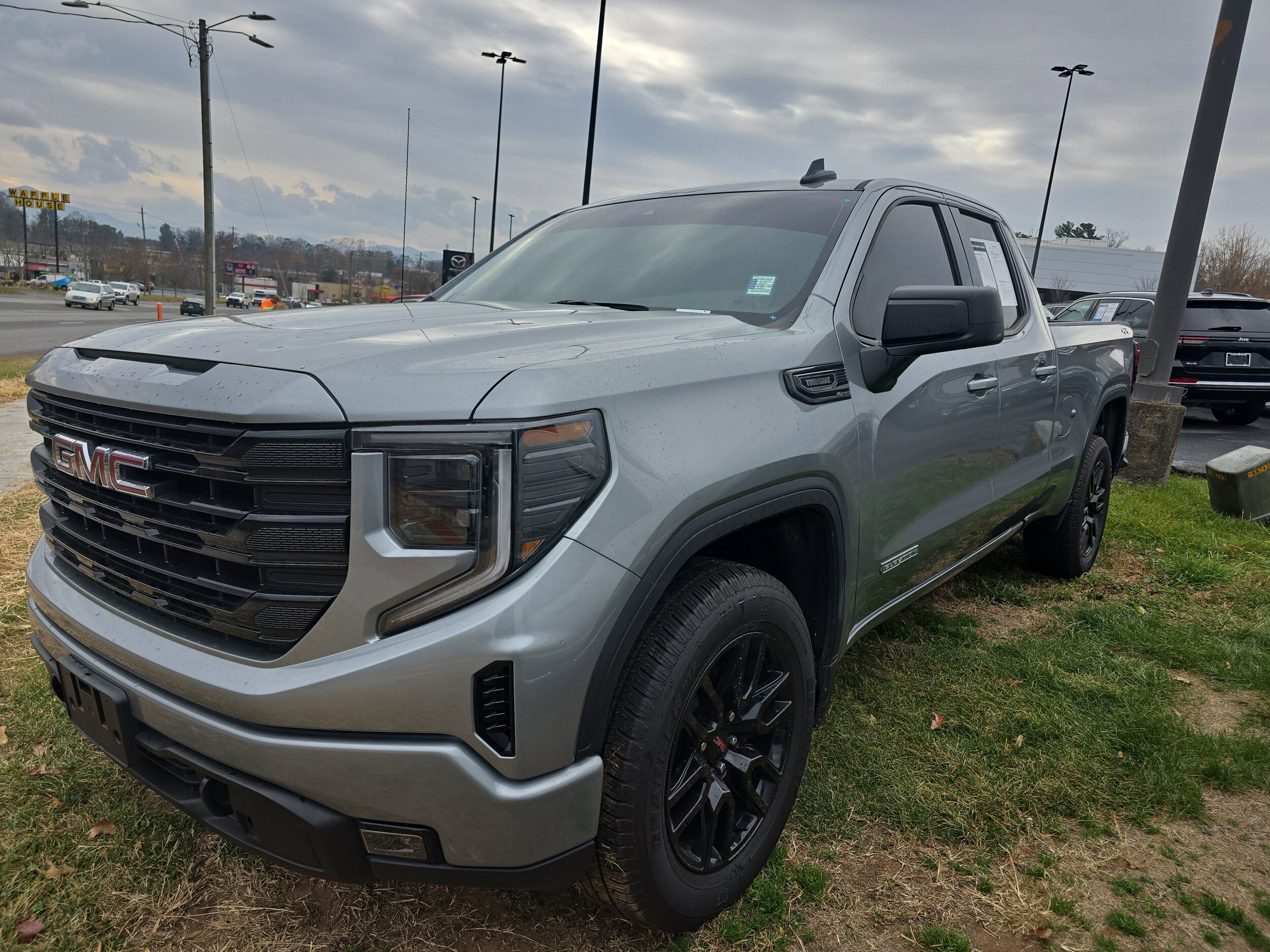 2024 Gmc Sierra 1500 Elevation photo 4