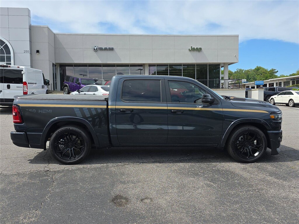 New 2026 Ram 1500 BIG HORN CREW CAB 4X4 5'7 BOX Pickup