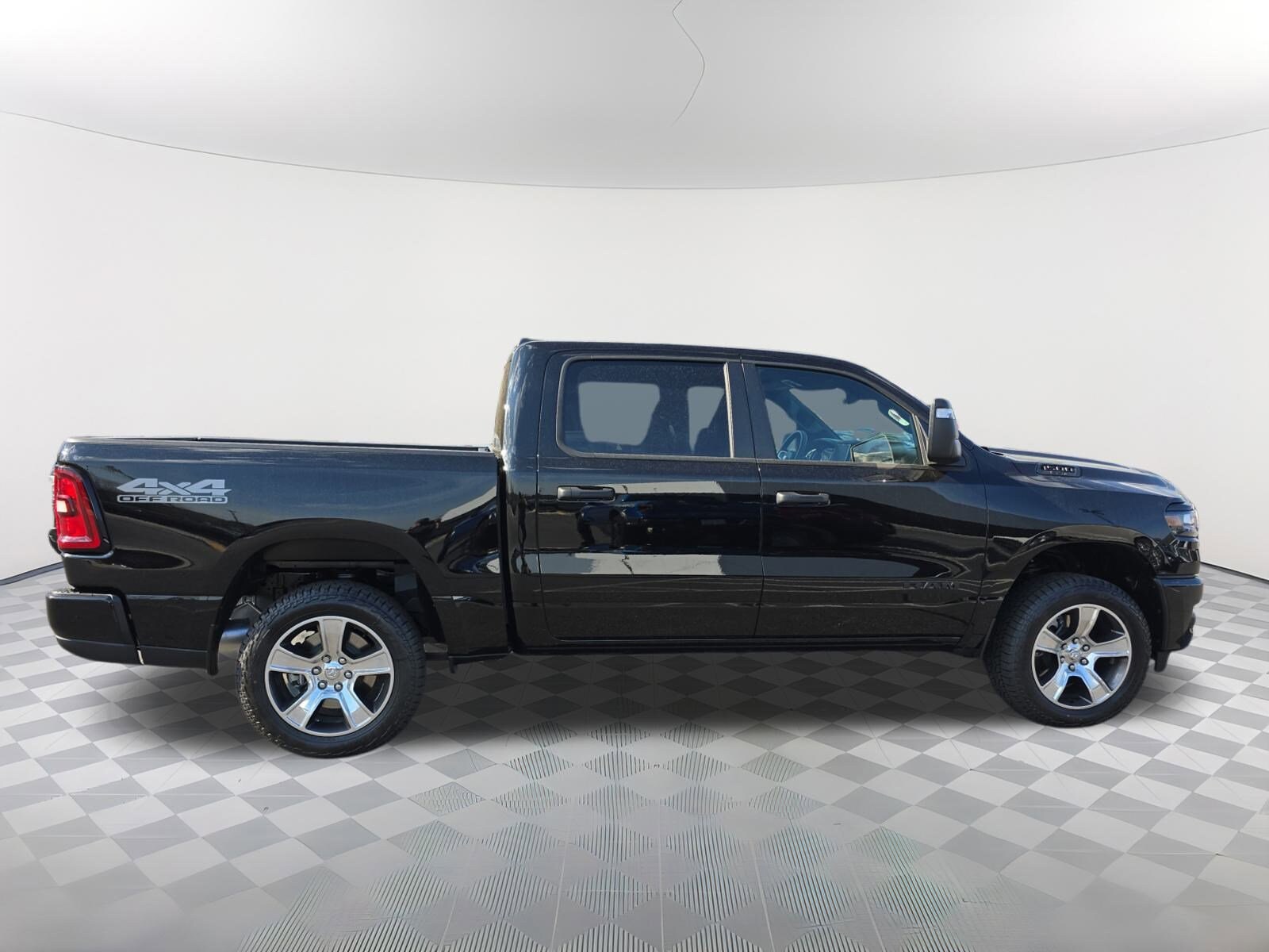 2025 Ram 1500 Tradesman photo 2