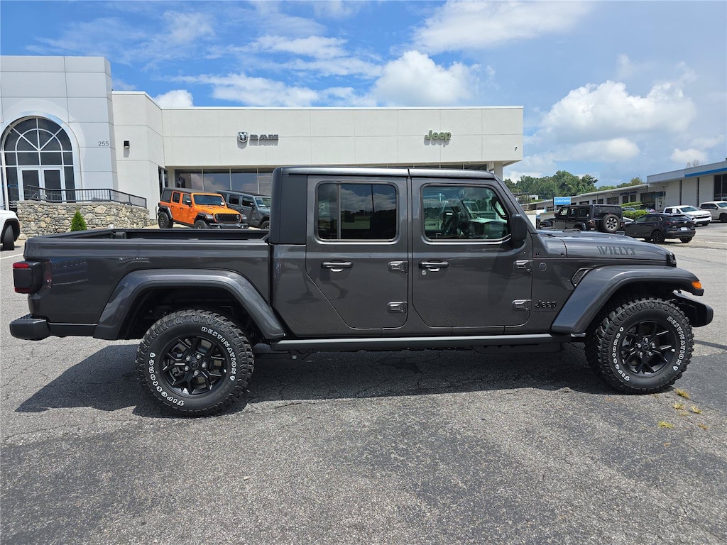 New 2026 Jeep Gladiator WILLYS 4X4 Pickup