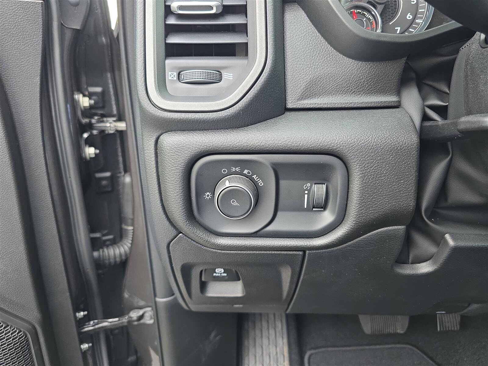 2025 RAM 1500 Tradesman - Photo 35