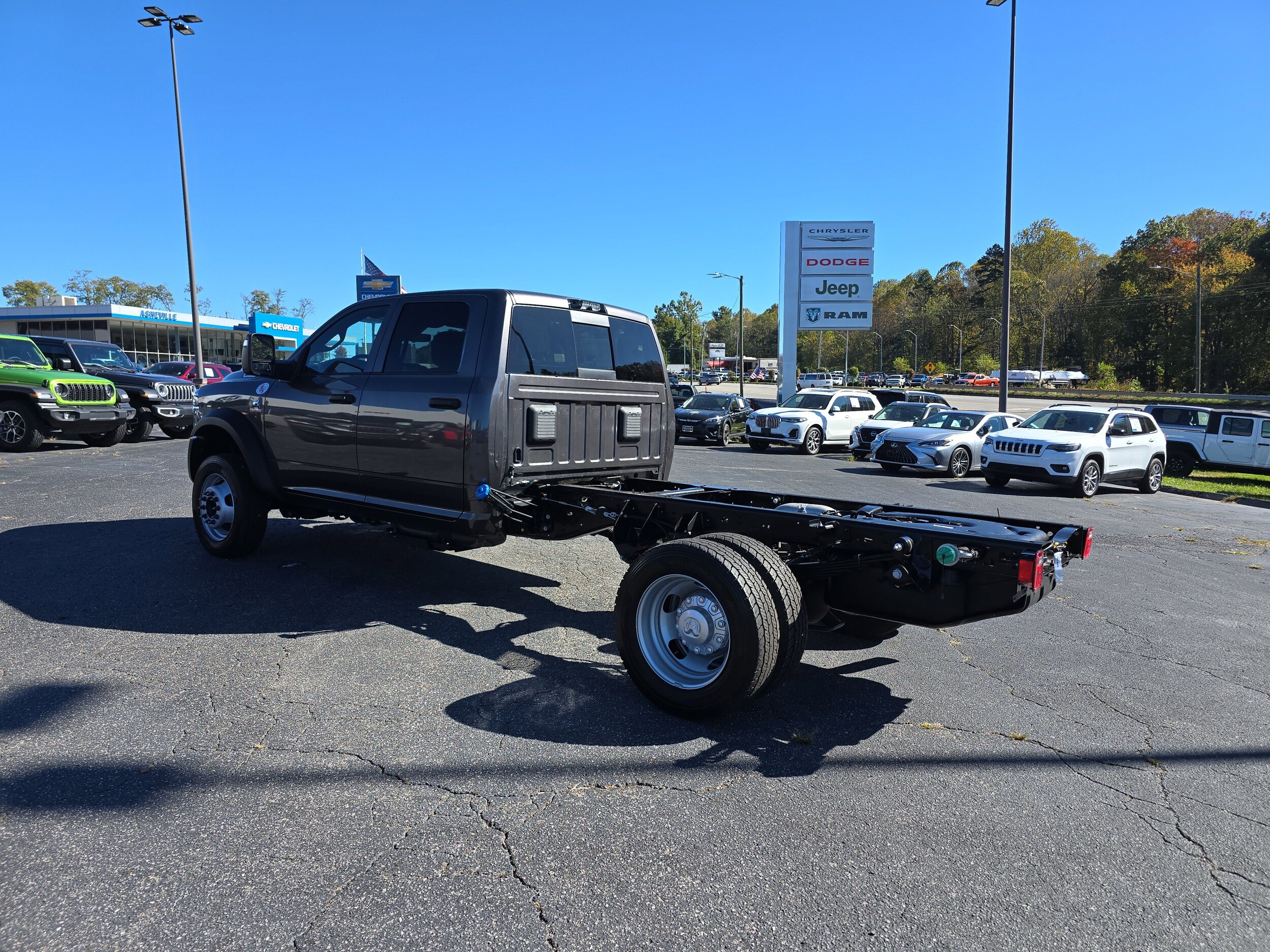 2026 Ram 4500 Tradesman photo 3