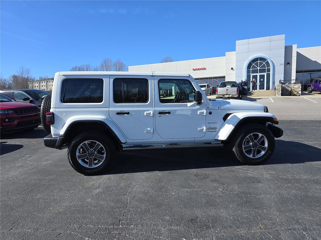 Used 2022 Jeep Wrangler Unlimited Sahara SUV