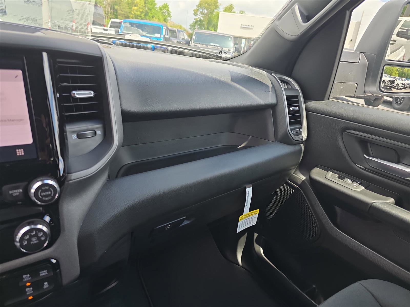 2025 RAM 1500 Tradesman - Photo 28