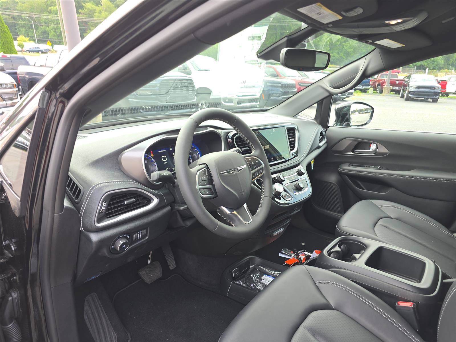 2026 Chrysler Pacifica Select - Photo 21