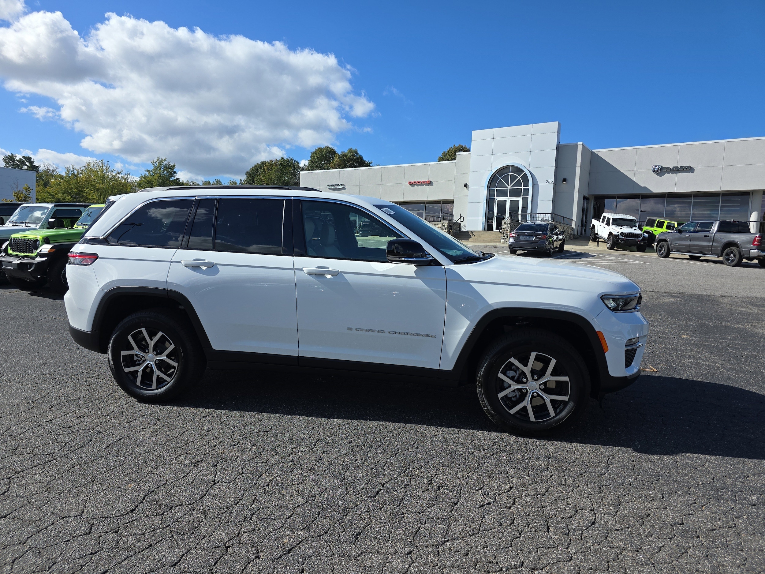 2025 Jeep Grand Cherokee Limited's photo