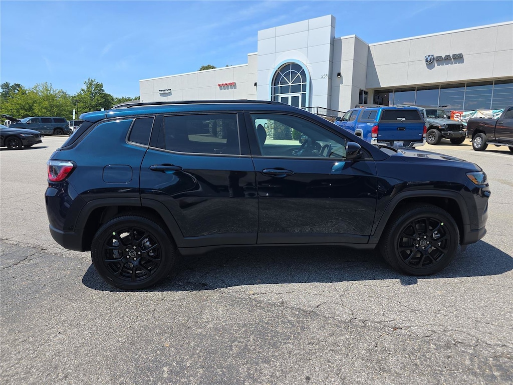 New 2026 Jeep Compass LATITUDE ALTITUDE 4X4 Sport Utility