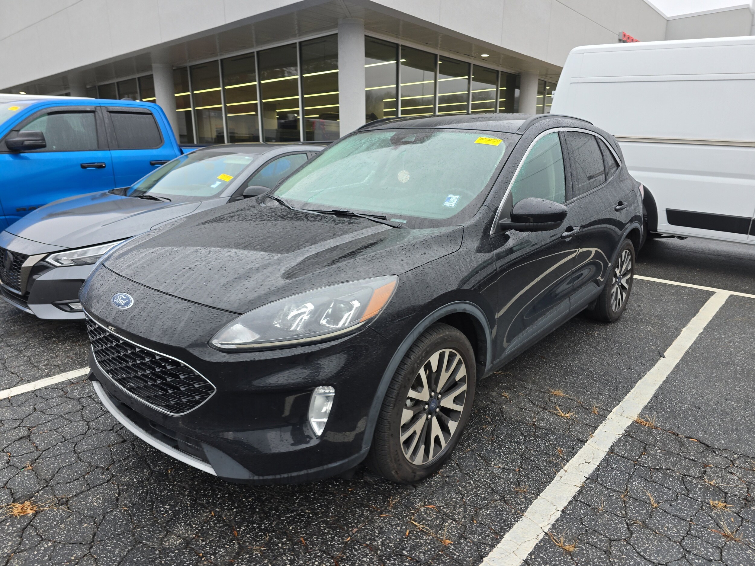 2020 Ford Escape SEL photo 3