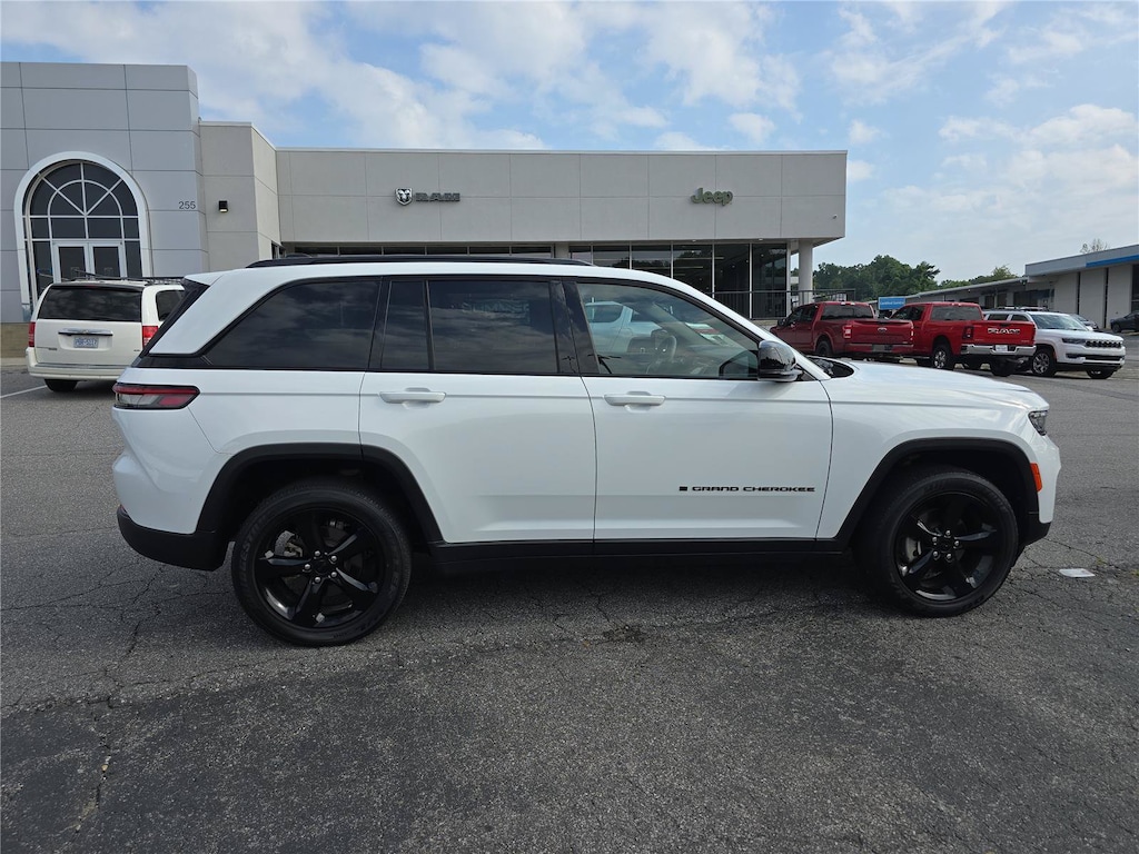 Used 2023 Jeep Grand Cherokee Altitude X SUV
