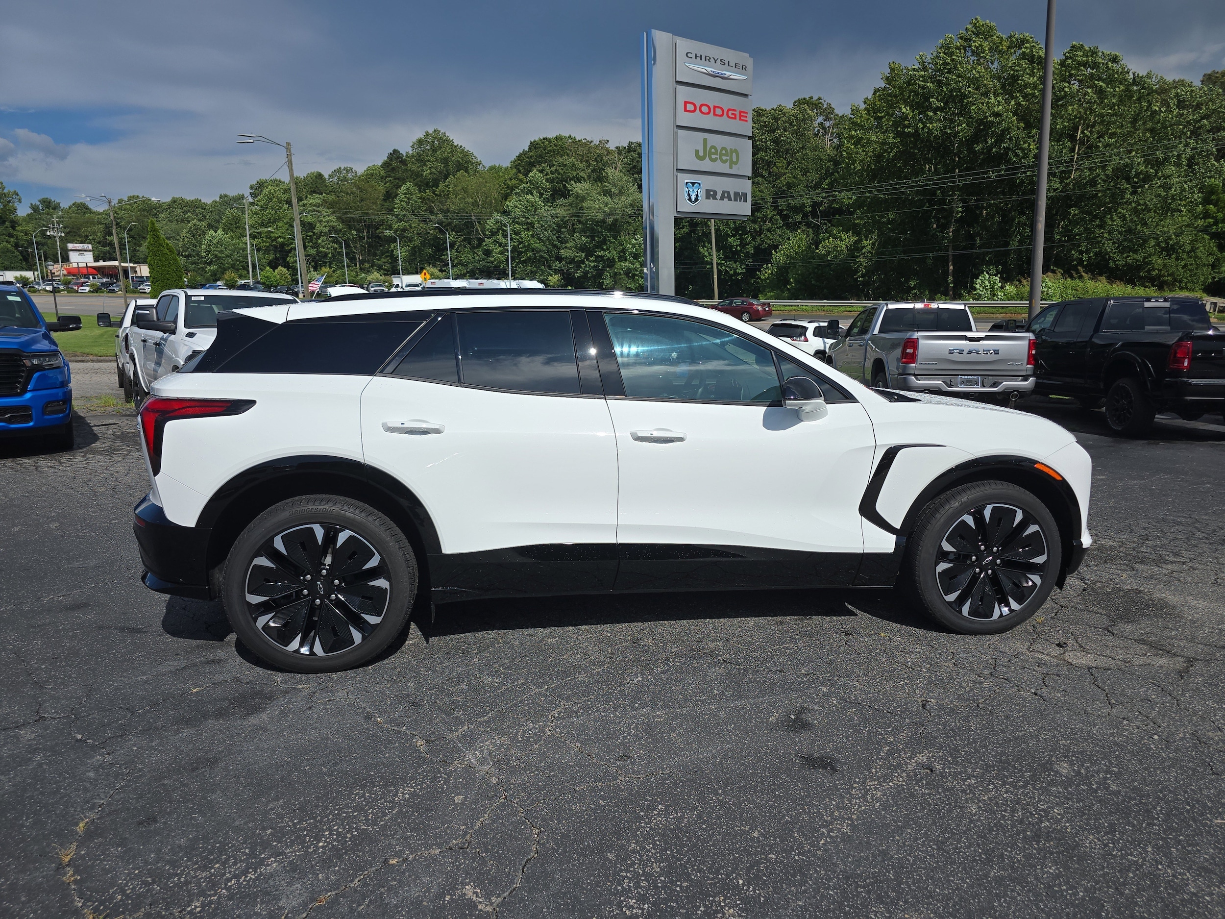 Used 2024 Chevrolet Blazer EV RS with VIN 3GNKDCRJ4RS168005 for sale in Asheville, NC