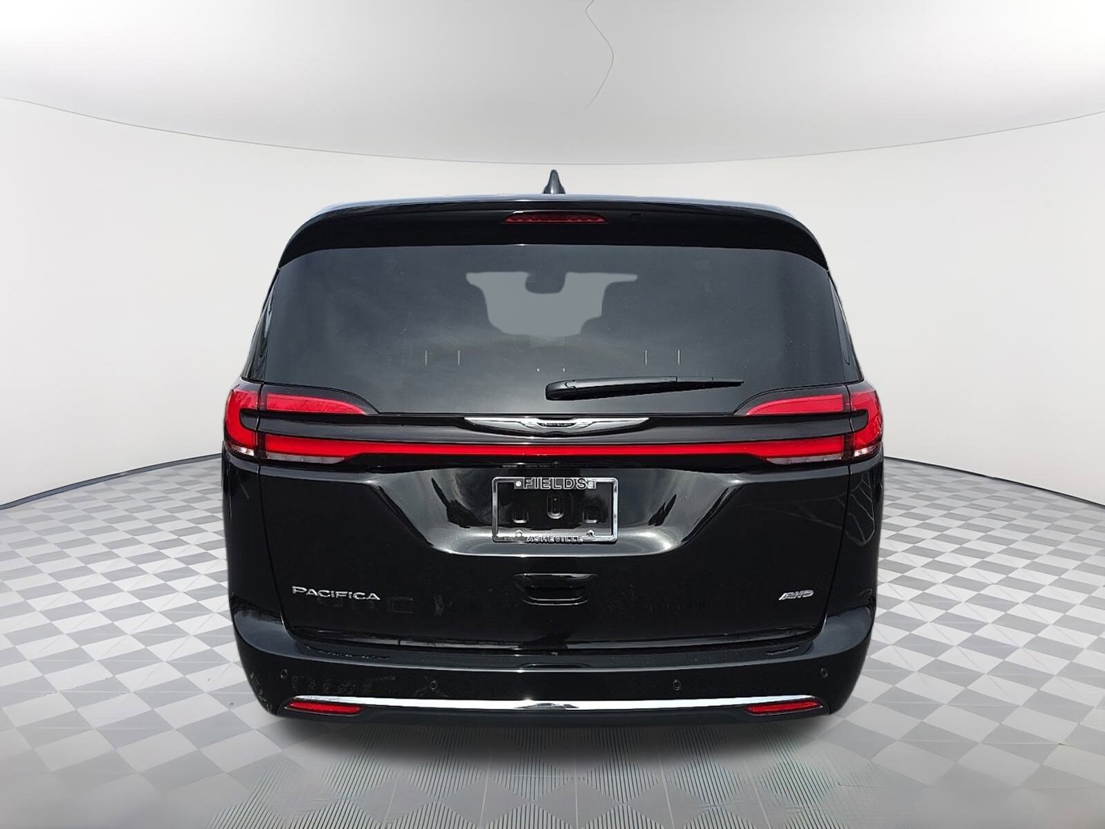 2025 Chrysler Pacifica photo 4