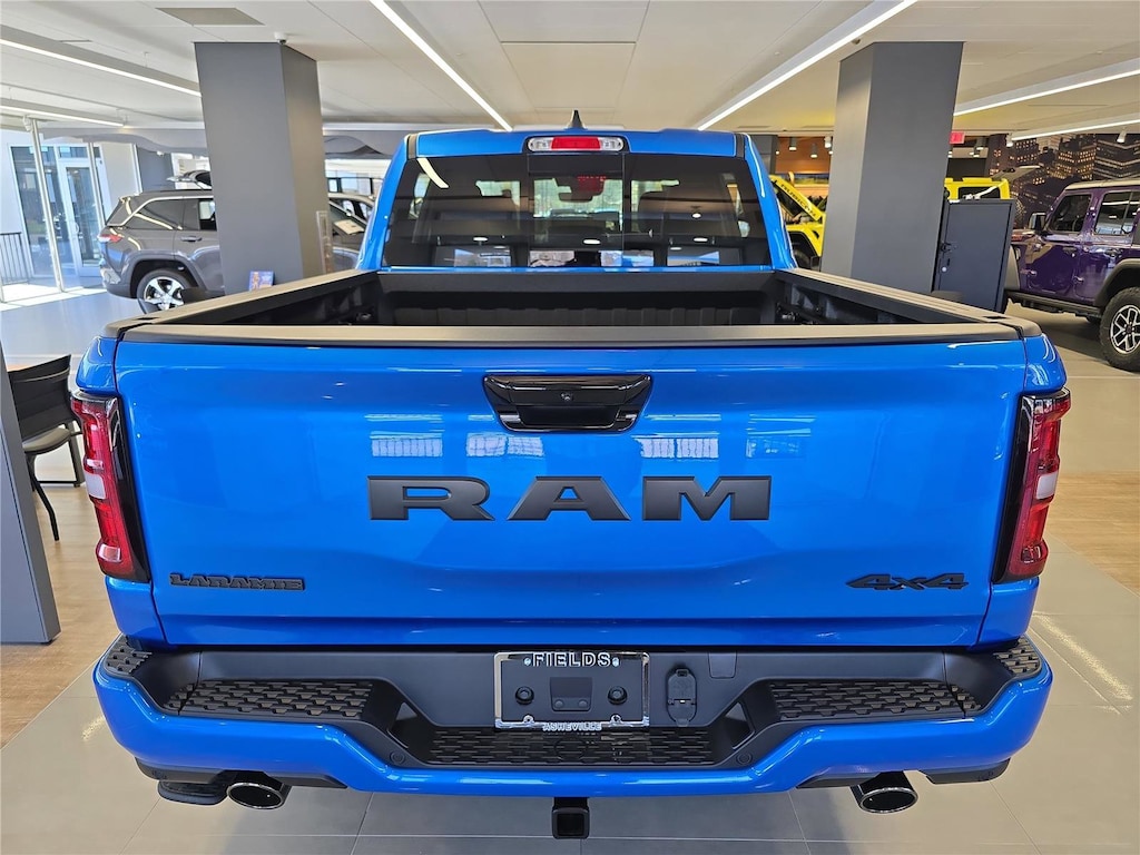 New 2026 Ram 1500 LARAMIE CREW CAB 4X4 5'7 BOX Pickup