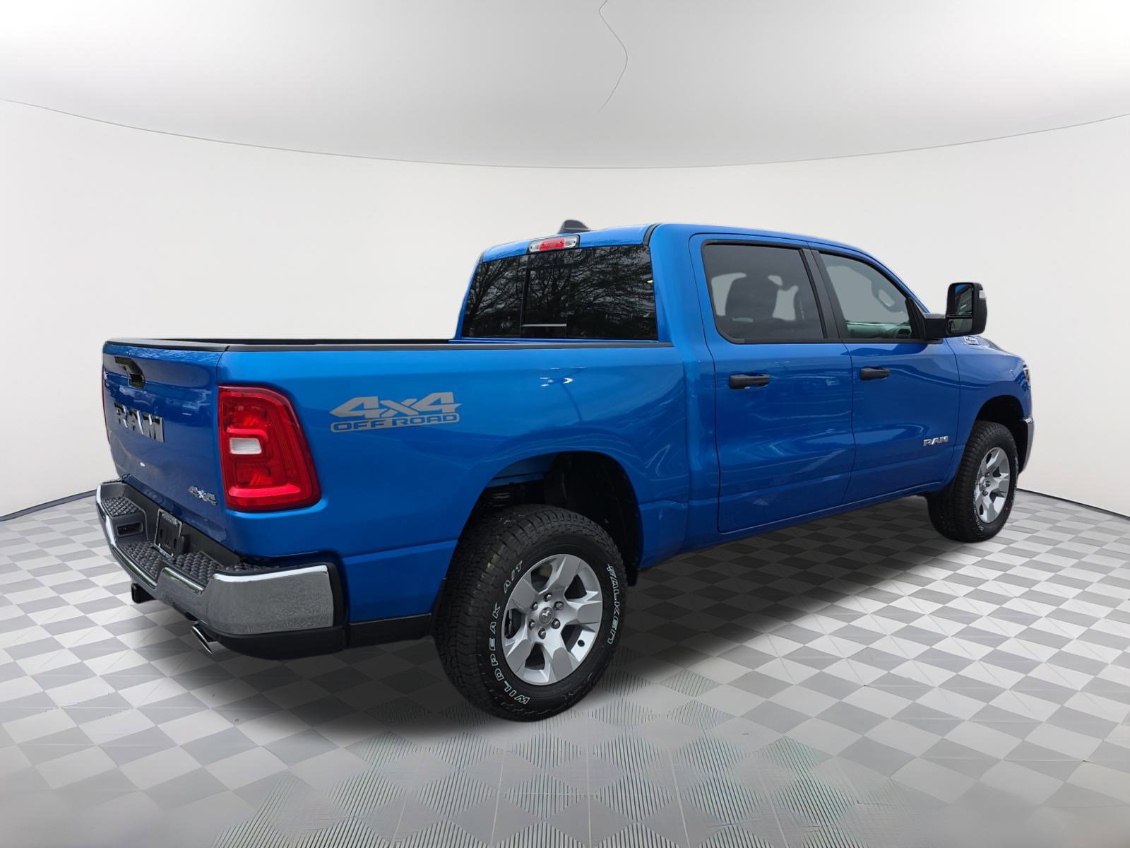 2025 Ram 1500 Tradesman photo 3